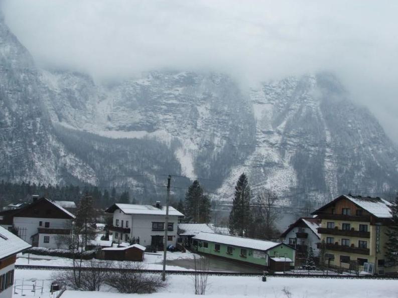 Haus Pilz Apartment Obertraun Bagian luar foto